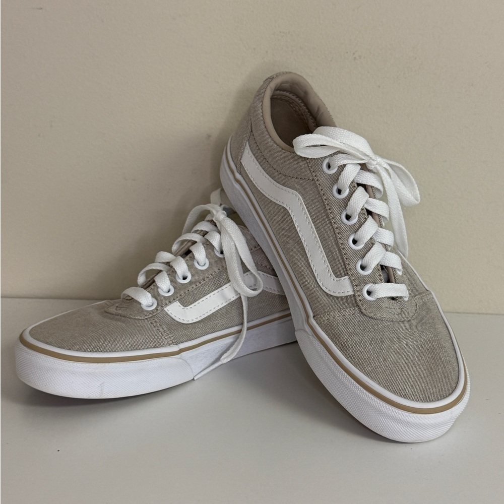 Vans: Women's Tan & White Classic Sneakers, Size 6.5 Women's